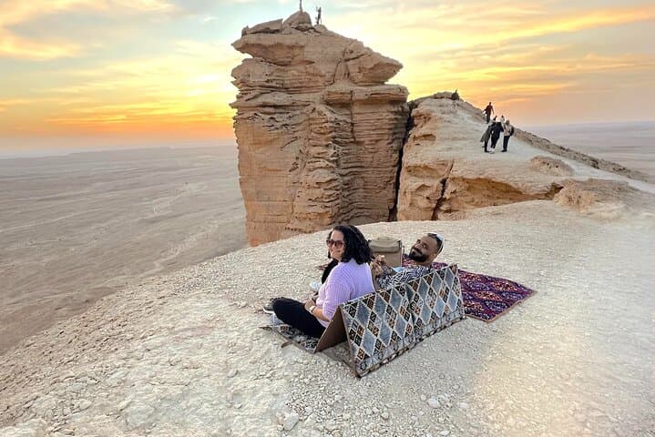 Premier Private Edge of the World Sunrise & Sunset Tour from Riyadh photo 5