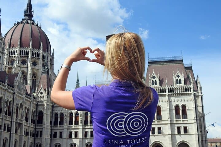 Budapest Walk and Danube River Cruise: St. Stephen’s Basilica to the Parliament photo 3