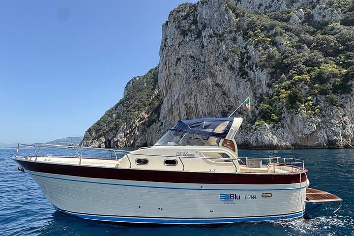Amalfi Coast Boat Tour with Lunch and Swimming from Salerno