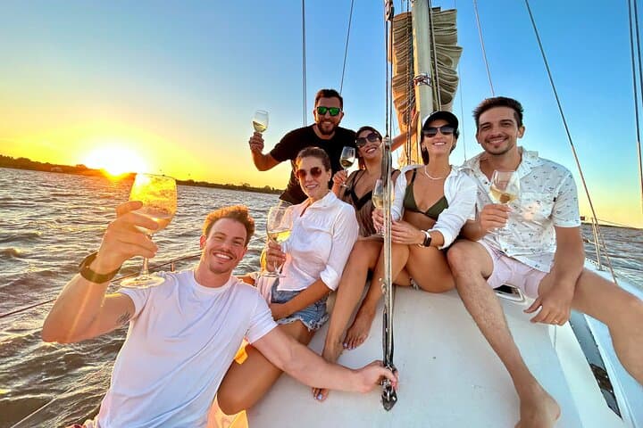 Sunset Sailing & Wine Tasting on the Río de la Plata — Buenos Aires Sommelier Voyage photo 5