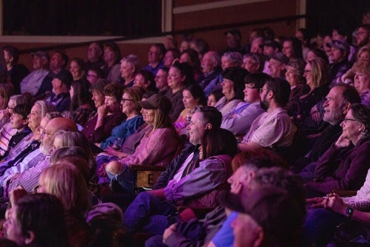 Niagara Falls Magic Theatre: Live Illusion Show Near the Falls photo 3