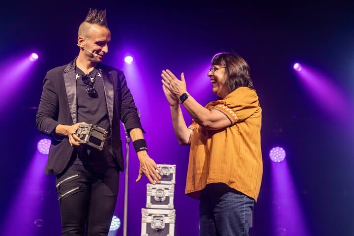 Niagara Falls Magic Theatre: Live Illusion Show Near the Falls photo 2
