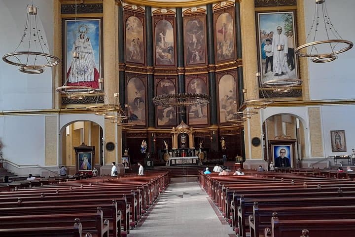 Hugo's City Tour: Explore San Salvador's Historic Center on Foot photo 4