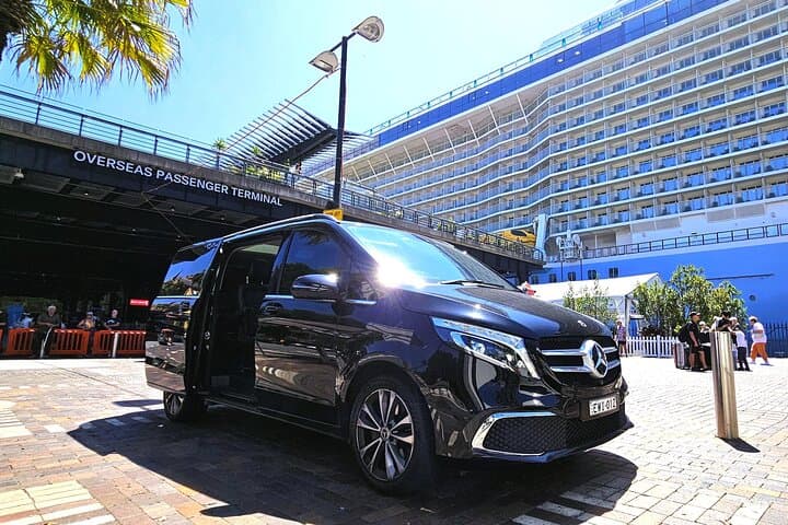 Private Sydney Bondi Beach Luxury Drive — Opera House, Harbour Bridge & Bondi Highlights photo 3