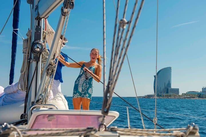 Barcelona Sailing Cruise with Local Captain: Sunset Coast & Aperitif