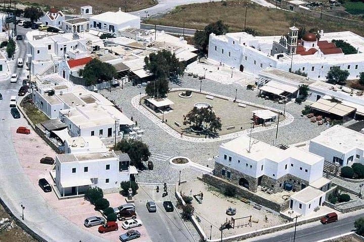 Private Chauffeured Transfer Mykonos — Door-to-Door Comfort and Local Insight photo 2