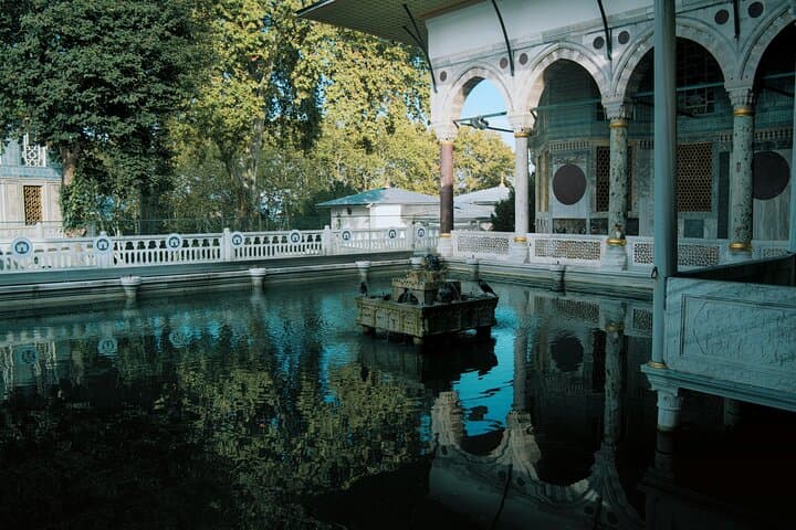 One-Day Private Istanbul Tour from Izmir — Hagia Sophia, Topkapi & Grand Bazaar photo 4