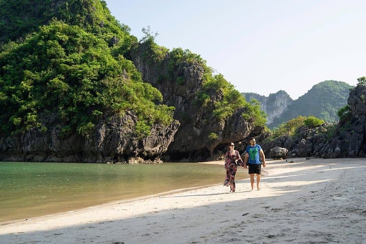 luxury-2-day-halong-bay-cruise-from-hanoi-sung-sot-titop-kayaking photo 3