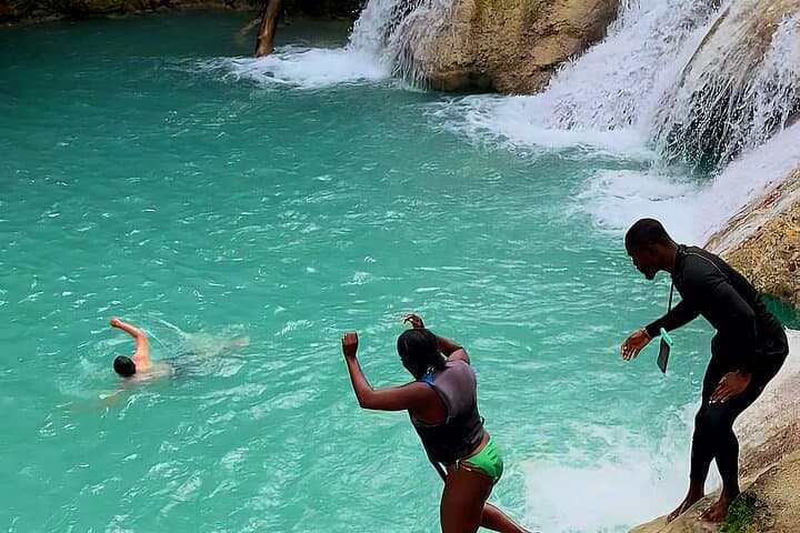 Island Oasis: Dunn's River Falls and Bluehole Adventure in Ocho Rios photo 4