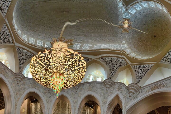 Sheikh Zayed Mosque at Dusk: Sunset Tour from Dubai photo 3