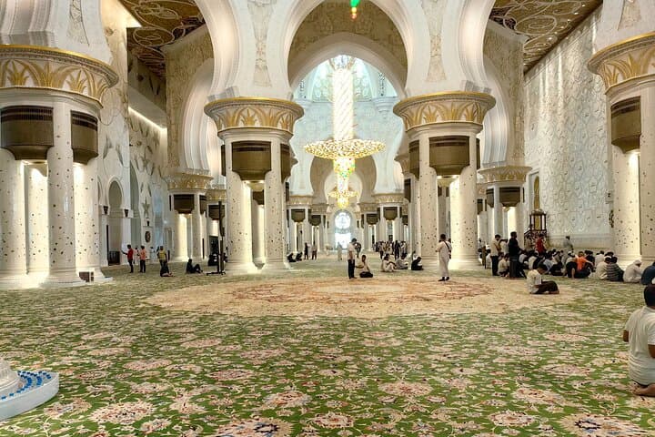Sheikh Zayed Mosque at Dusk: Sunset Tour from Dubai photo 5