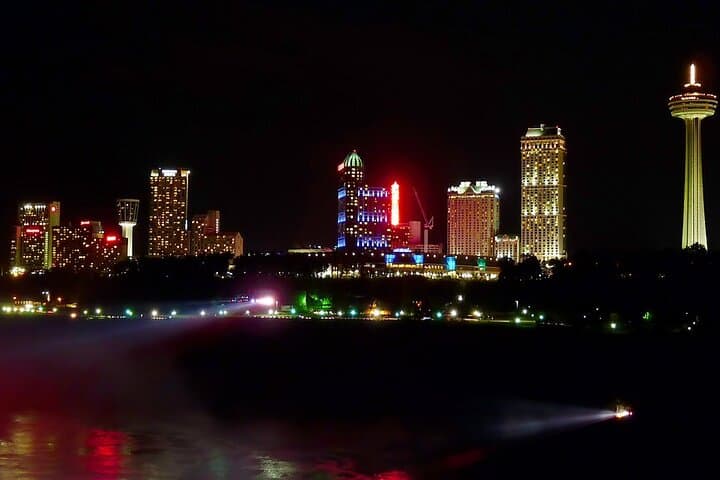 Niagara Falls Fireworks & Skylon Tower Evening Walking Tour photo 4