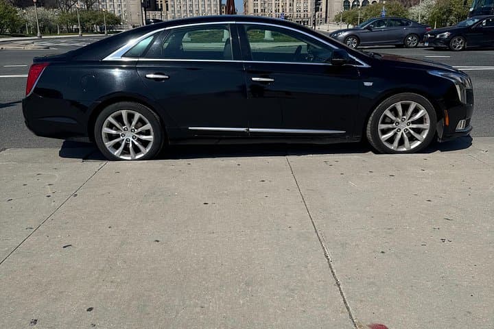 Private Sedan Transfer: O'Hare & Midway to Chicago — Reliable Airport Car Service photo 1
