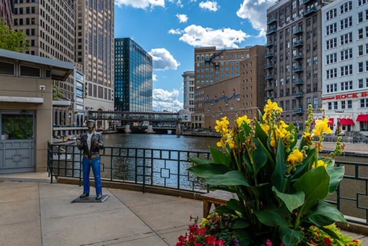 Milwaukee Historic Downtown Self‑Guided Walking Tour — Kilbourntown to the Historic Third Ward photo 3
