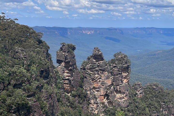 Blue Mountains Day Trip from Sydney: Three Sisters, Scenic World & Waterfalls photo 2