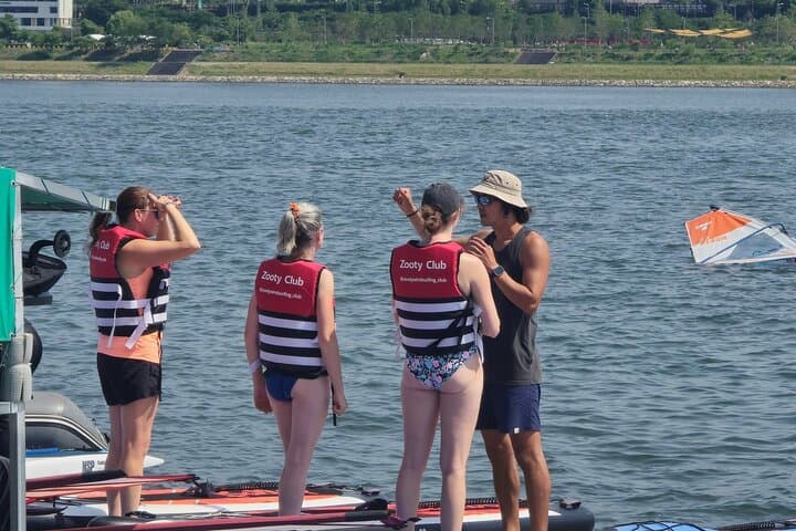 Guided Han River Paddling — Kayak & SUP Tour at Ttukseom Park, Seoul photo 3