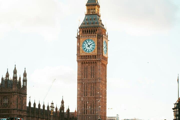 London Afternoon Walking Tour — 30+ Sights with a Blue Badge Guide