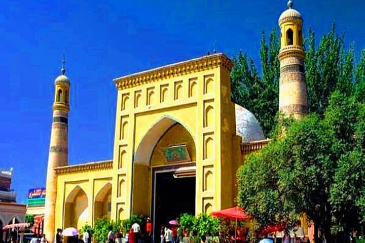 13-Day Silk Road Tour: Xinjiang, Gansu & Qinghai — Karakul, Danxia & Dunhuang photo 2