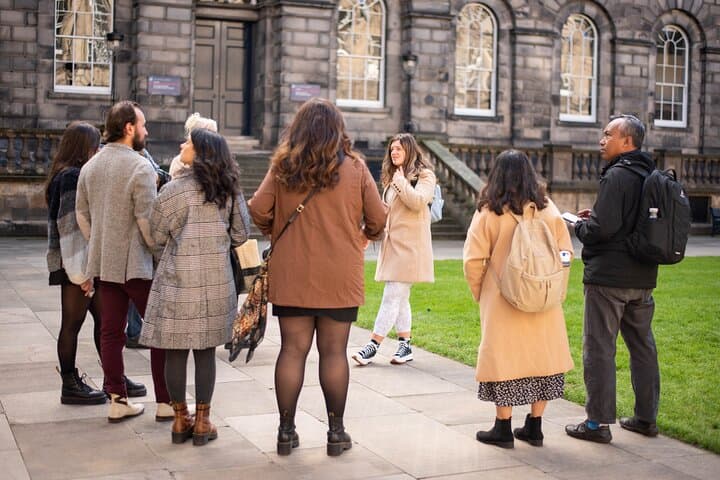Edinburgh Old and New Towns Walking Tour with Johnnie Walker Whisky Tasting photo 5