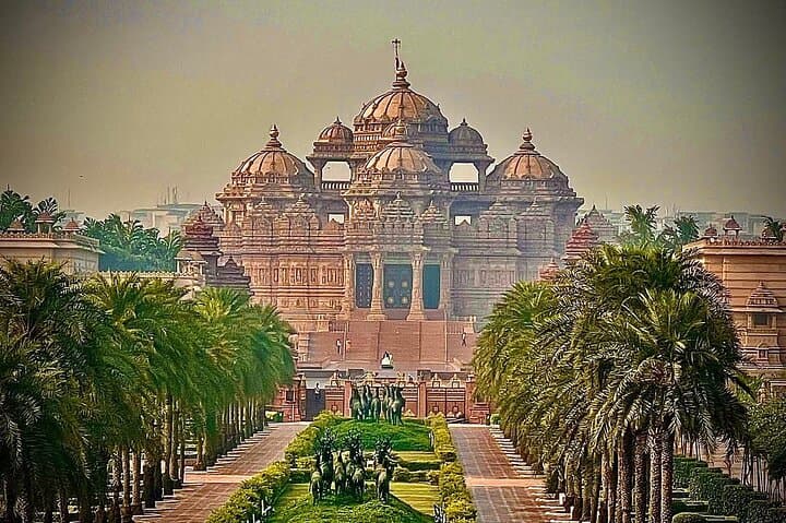 Private Full-Day Delhi Sightseeing by Car — Red Fort, Chandni Chowk & Akshardham photo 2