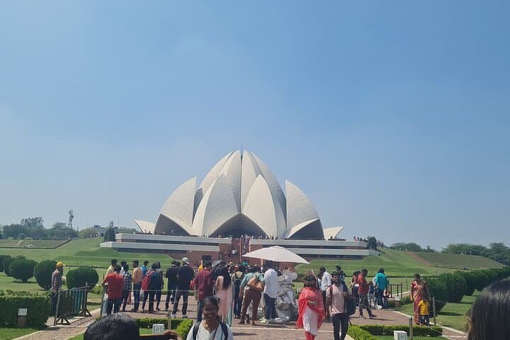 Private Full-Day Delhi Sightseeing by Car — Red Fort, Chandni Chowk & Akshardham photo 4