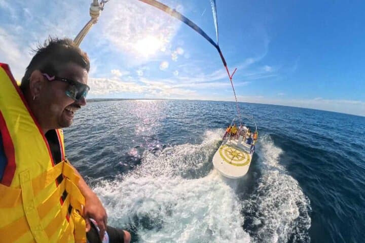 Parasail Over Polignano a Mare: 15-Minute Flight Above the Adriatic Coast photo 3