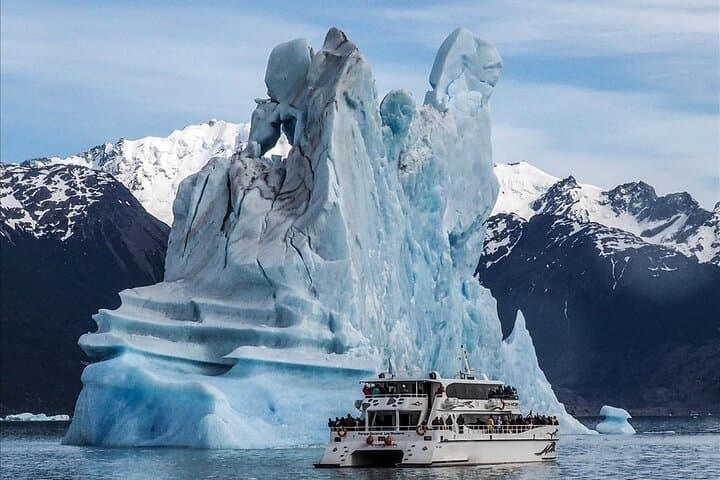 El Calafate All-Glaciers Catamaran Tour — Spegazzini & Upsala Navigation