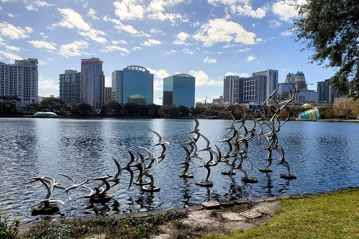 Orlando Scavenger Hunt: Self-Guided Historic Walking Game Around Lake Eola