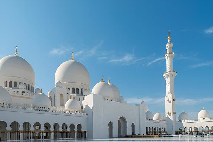 Full-Day Immersive Abu Dhabi Tour — Sheikh Zayed Mosque, Corniche & Yas Island