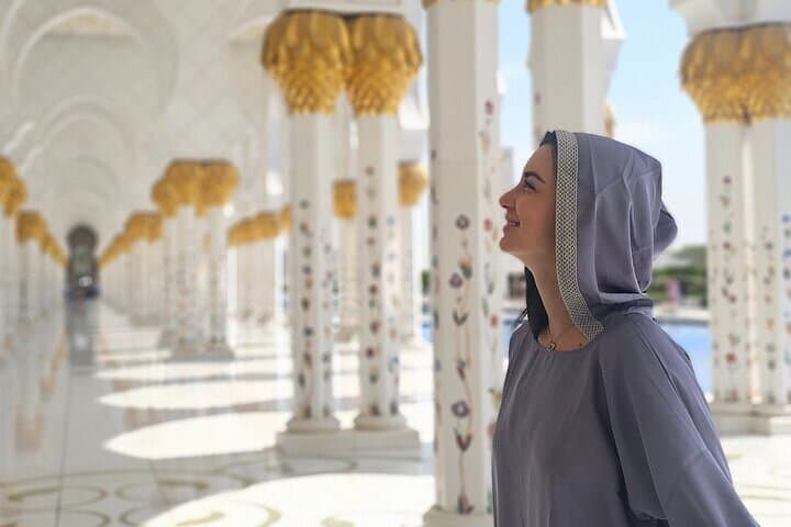 Abu Dhabi Private City Tour from Dubai – Sheikh Zayed Mosque, Corniche & Yas Island photo 3
