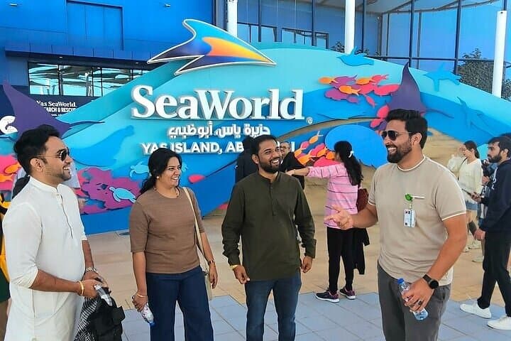 Abu Dhabi Private City Tour from Dubai – Sheikh Zayed Mosque, Corniche & Yas Island photo 5