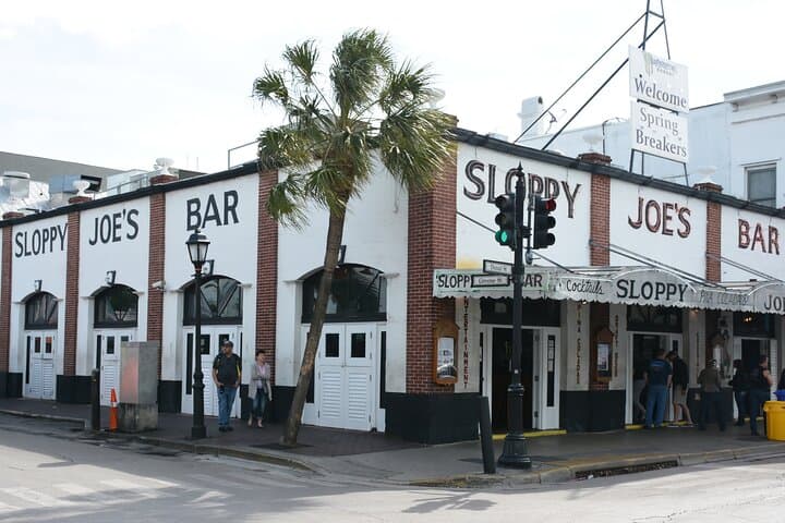 Explore Key West on Foot: The Ultimate Scavenger Hunt Walking Tour photo 2