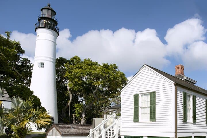 Explore Key West on Foot: The Ultimate Scavenger Hunt Walking Tour photo 4