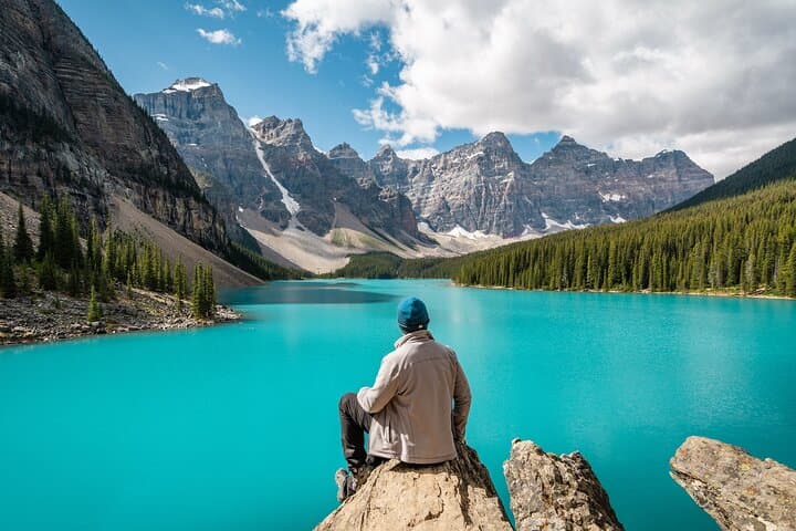 One-Day Banff and Yoho National Park Tour: Lake Louise, Moraine Lake, Johnston Canyon & Emerald Lake