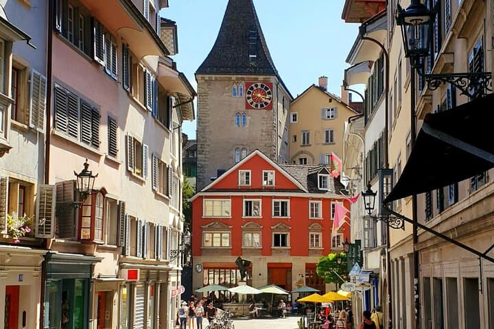 Einstein in Zurich: Self-Guided Exploration Game Through Old Town
