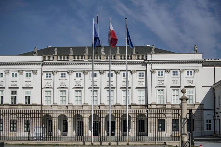 Warsaw Bike Tour: Historic Streets, Parks & Vistula River Ride photo 2