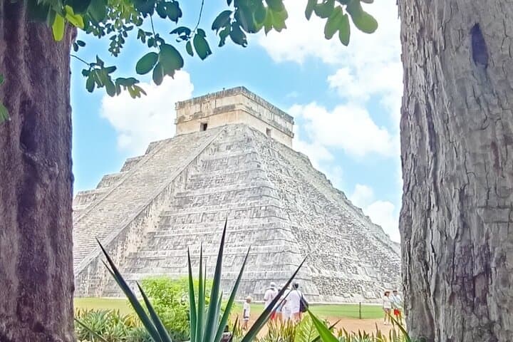 Guided Mayan Experience at Chichen Itza: History, Astronomy, and Practical Tips