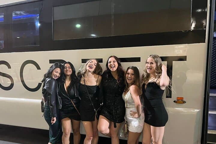 Vegas Rock Star Nightclub Tour: VIP Party Bus Guide to the Hottest Clubs on the Strip photo 4