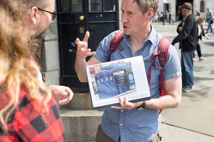 Secret Walking Tour of Central London: Hidden Alleys, Pubs & Curious Sights photo 2