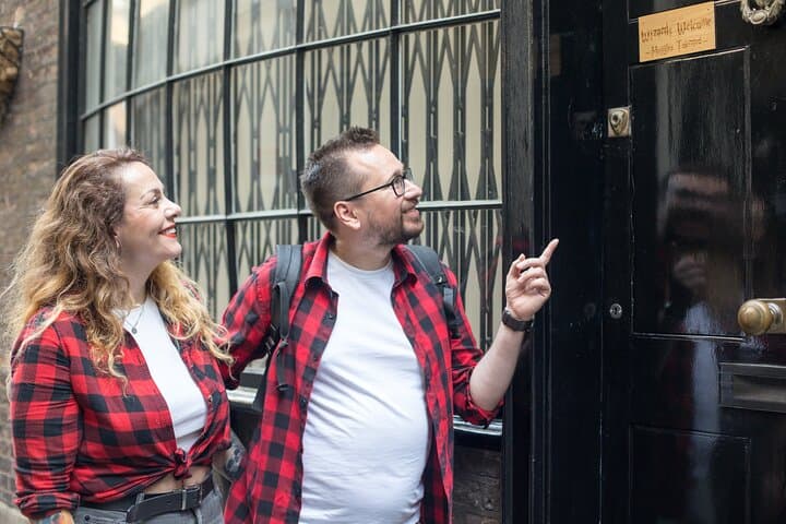 Secret Walking Tour of Central London: Hidden Alleys, Pubs & Curious Sights photo 5