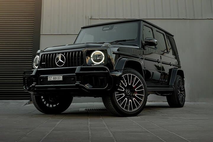 Dubai Luxury Car Rental: Hourly Supercar and SUV Hire