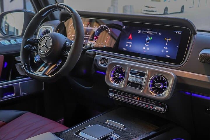 Dubai Luxury Car Rental: Hourly Supercar and SUV Hire photo 4