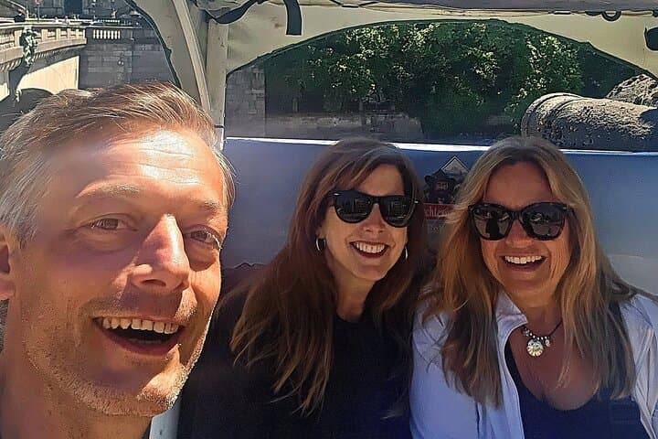 Glide Through Munich: Private Rickshaw Tour to the English Garden photo 5