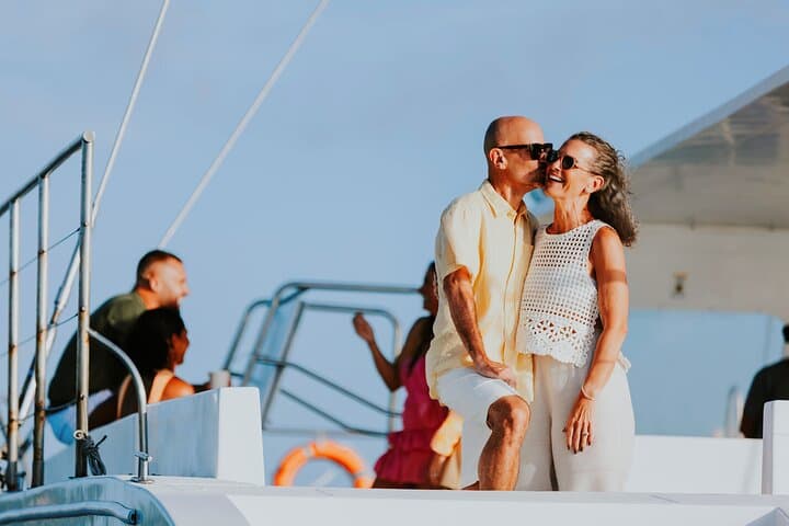 Aruba Sunset Sail Experience: Palm Beach Catamaran Cruise at Golden Hour photo 5