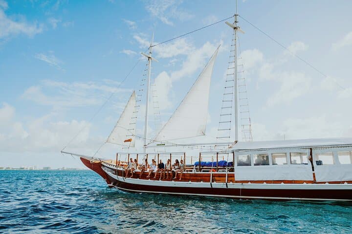 Luxury Four-Course Caribbean Dinner Cruise in Aruba — Sunset Chef's Table Afloat photo 2