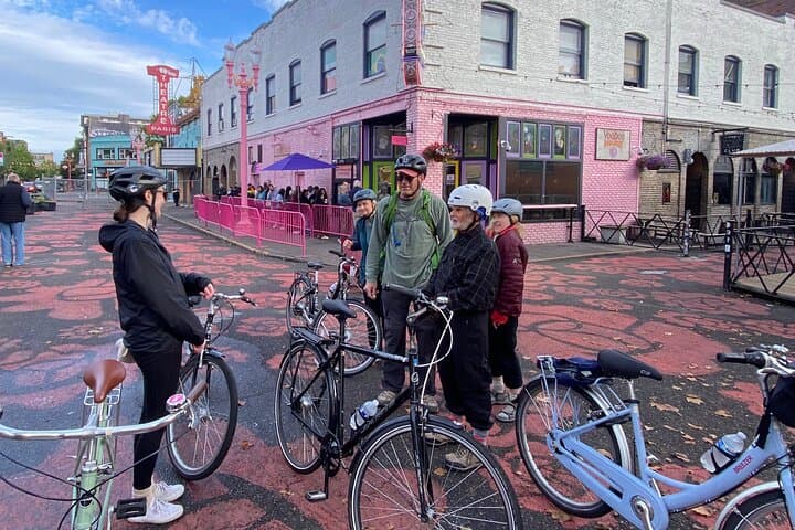 Bike Portland: Bridges, Murals, Poetry & Doughnuts on a 2–3 Hour City Ride photo 2