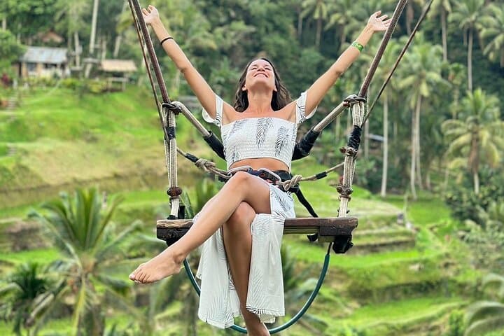Ubud Day Tour: Monkey Forest, Tegalalang Swing & Sacred Temples