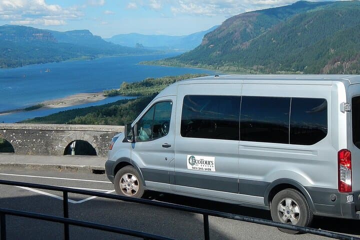 Private Multnomah Falls & Mt. Hood Tour — Columbia River Gorge Waterfalls Loop photo 2