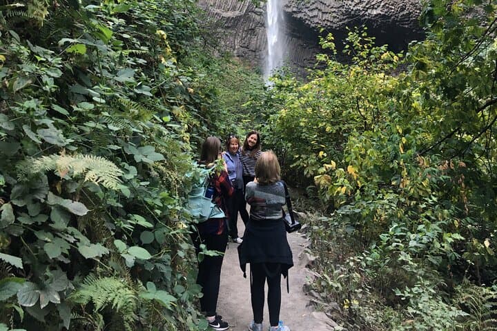 Private Multnomah Falls & Mt. Hood Tour — Columbia River Gorge Waterfalls Loop photo 3