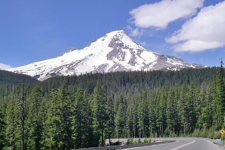 Private Multnomah Falls & Mt. Hood Tour — Columbia River Gorge Waterfalls Loop photo 4